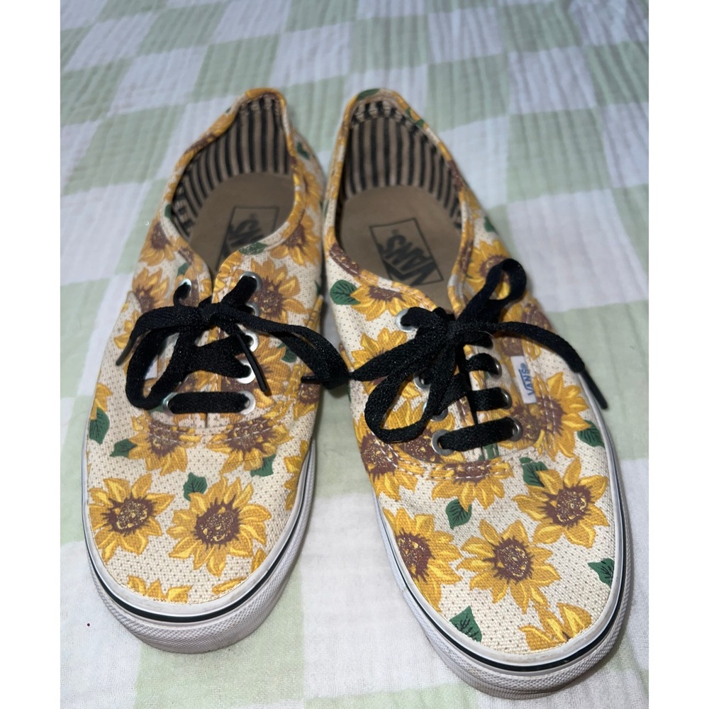 Vans women’s Sunflower Sneakers - Yellow and Black